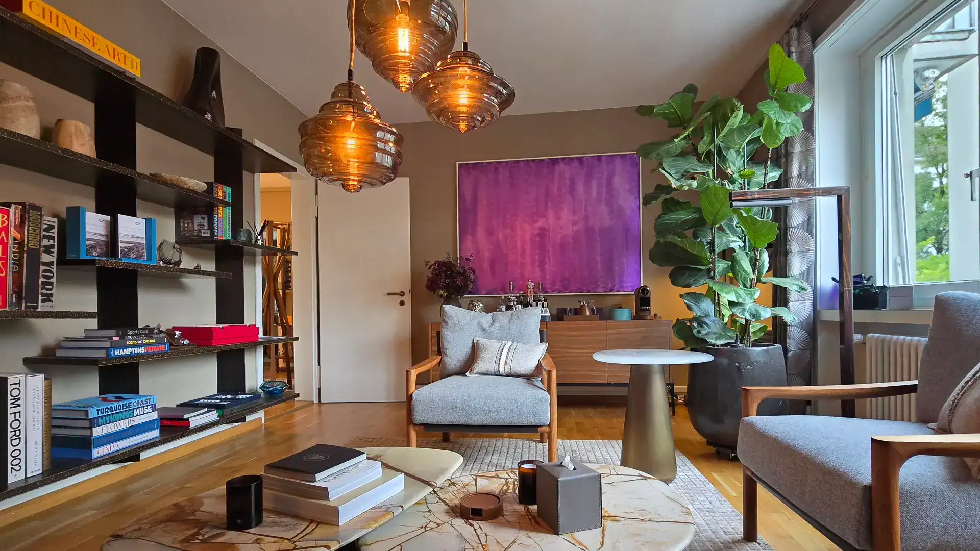 showroom-header